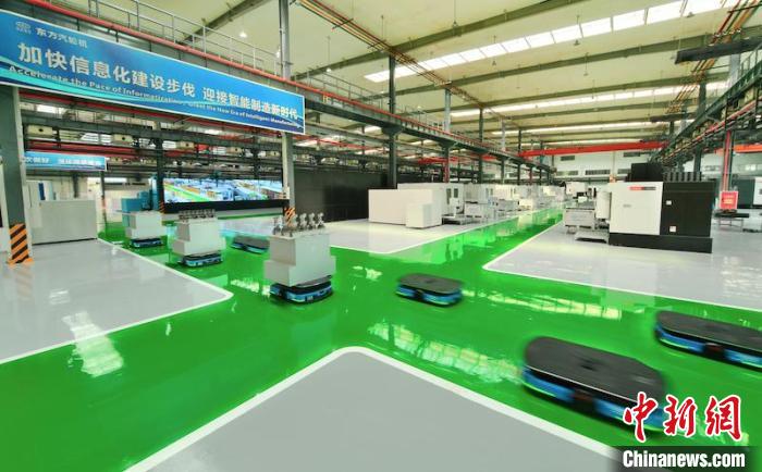 AGV智能配送葉片場(chǎng)景?！?攝